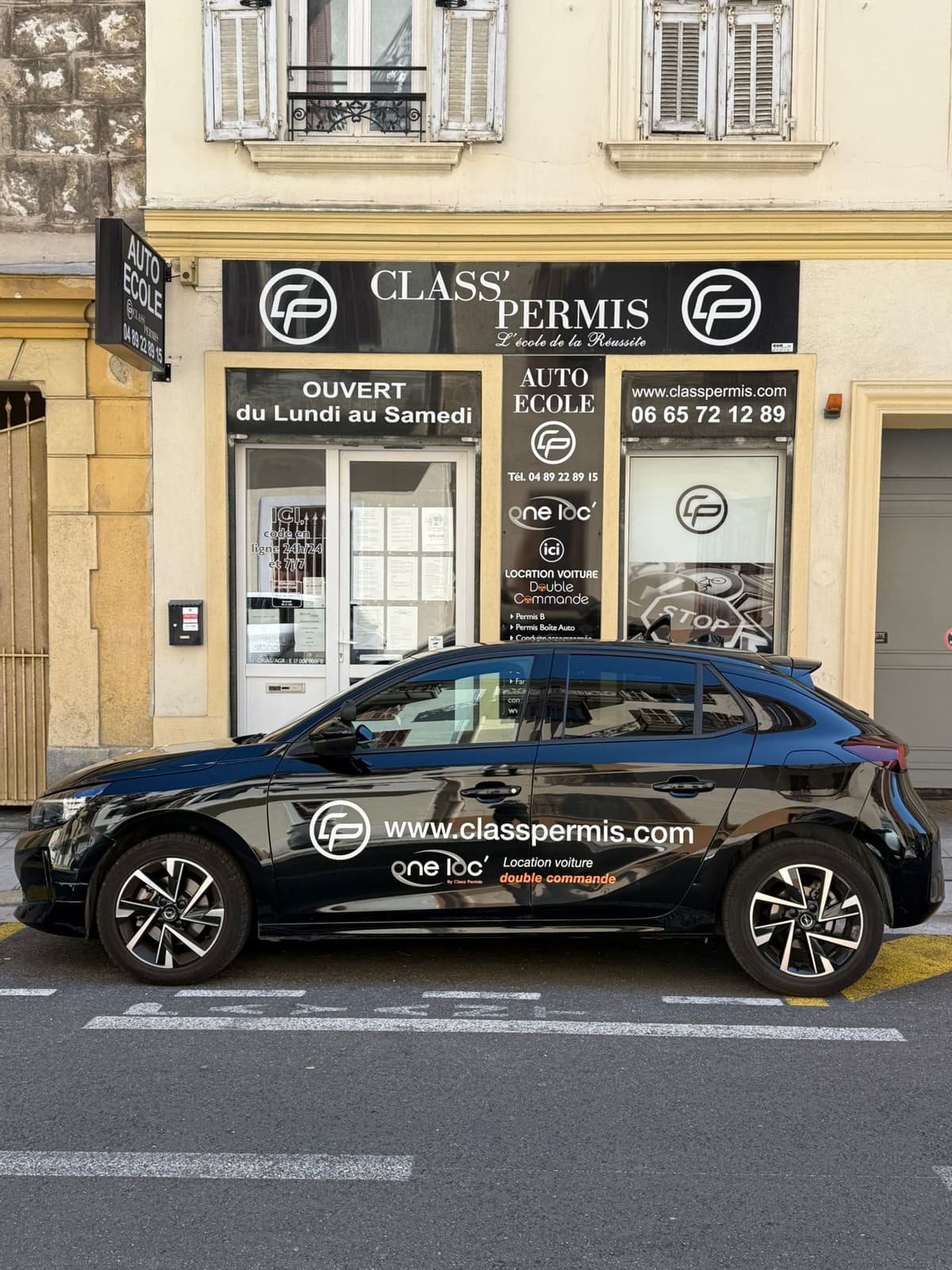 Devanture de l'auto-école à NiceClass'Permis